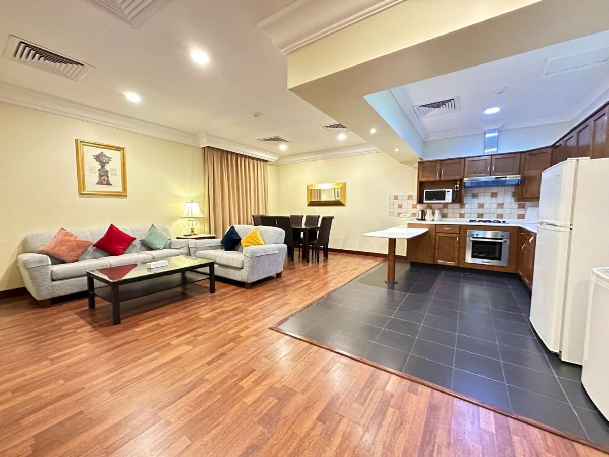 The Palace Suites Khobar Buitenkant foto