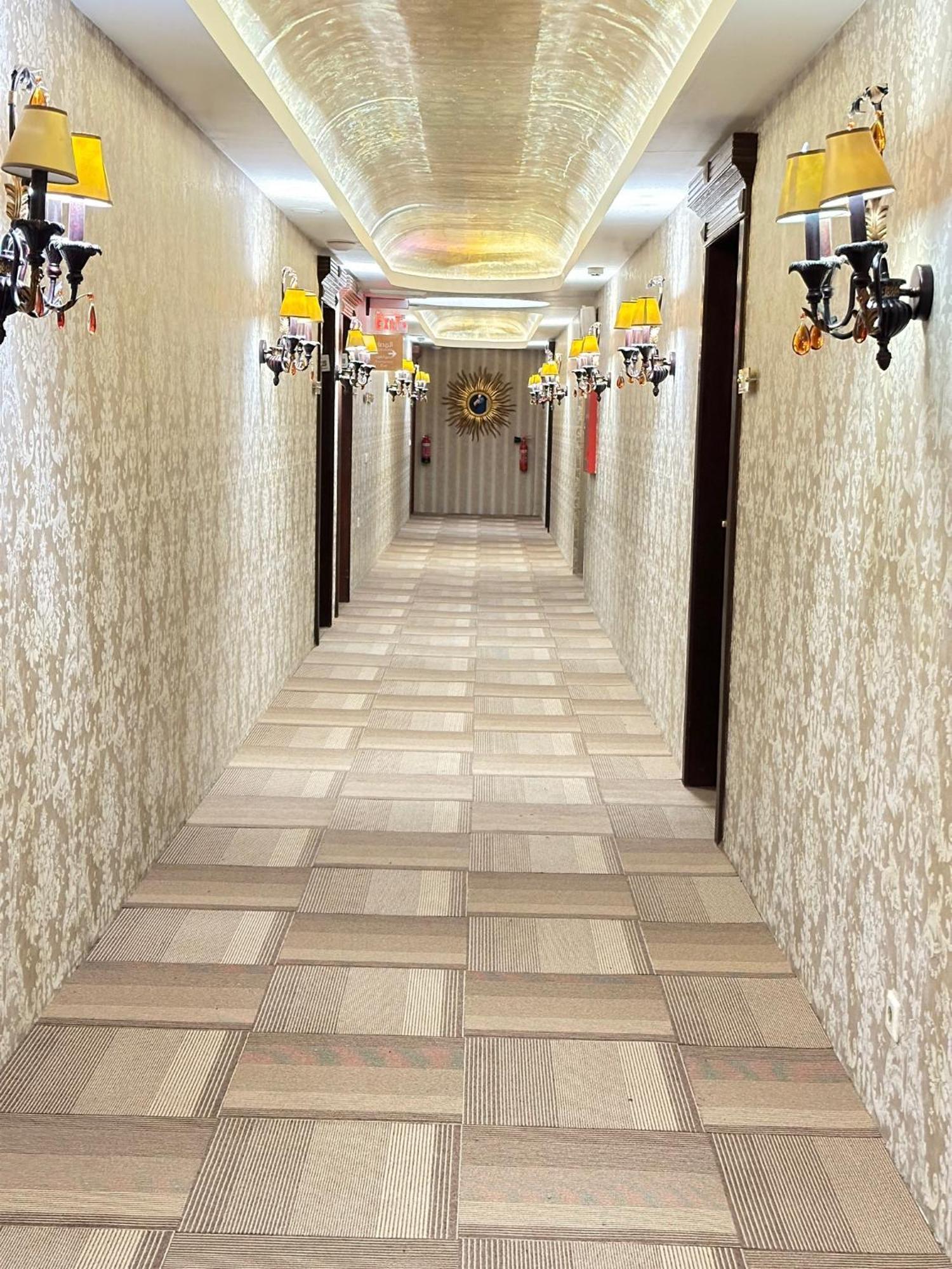 The Palace Suites Khobar Buitenkant foto