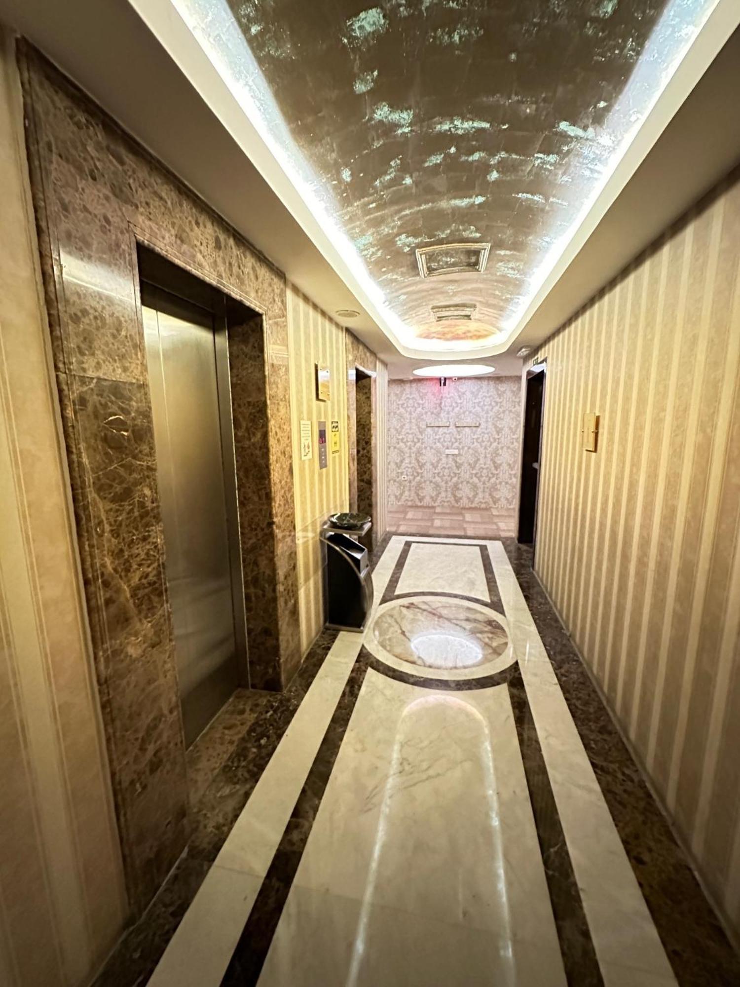 The Palace Suites Khobar Buitenkant foto
