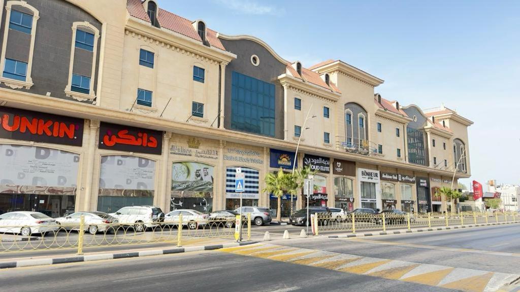 The Palace Suites Khobar Buitenkant foto