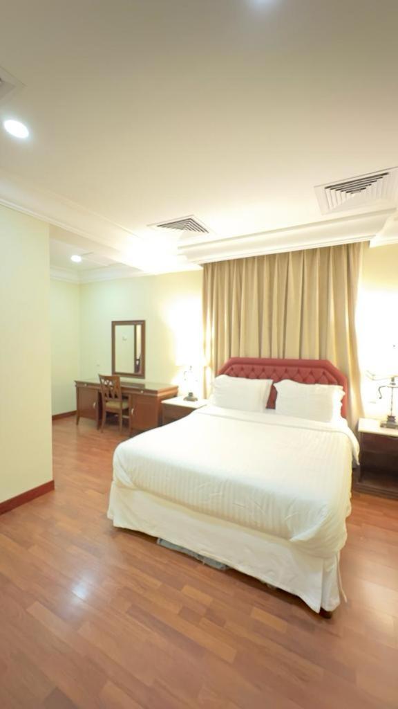 The Palace Suites Khobar Buitenkant foto