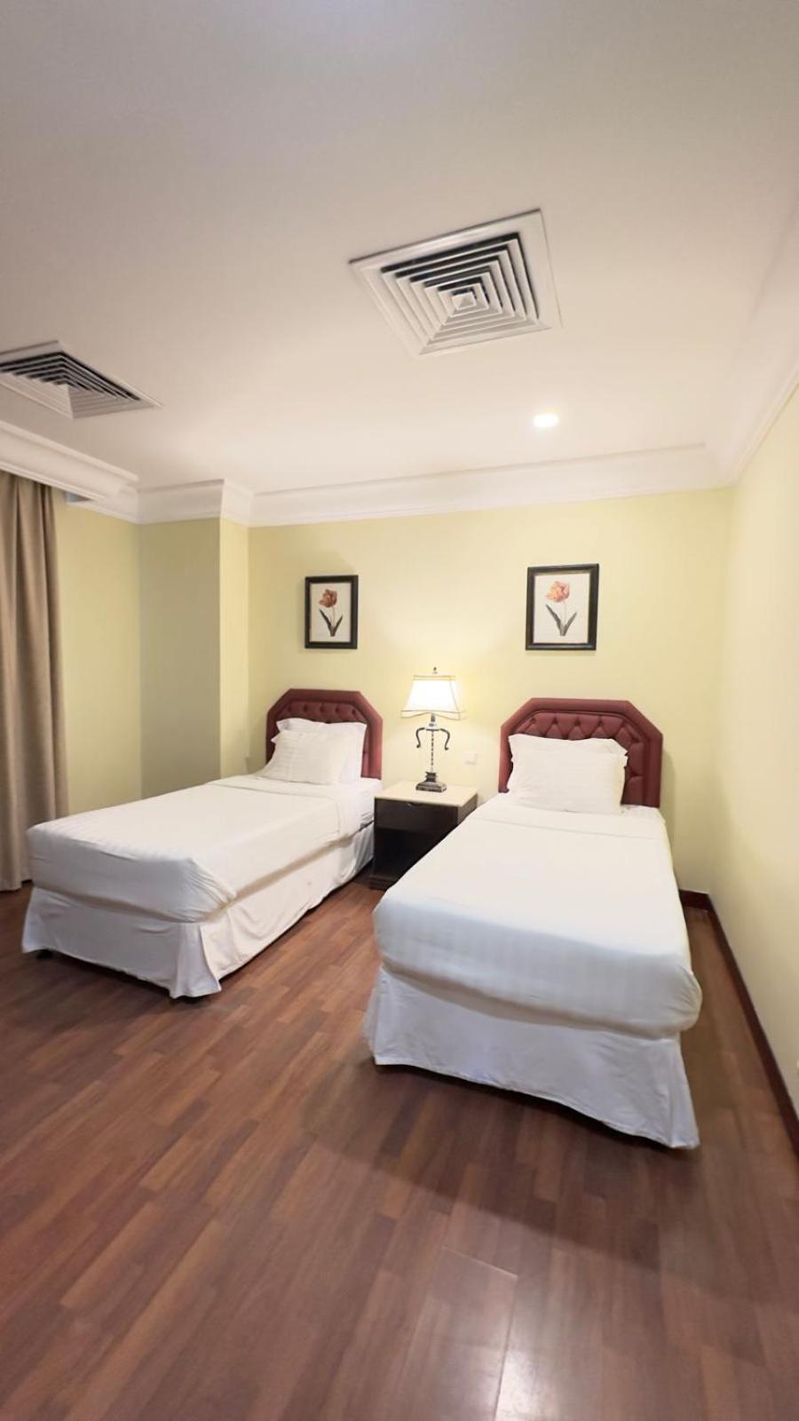 The Palace Suites Khobar Buitenkant foto