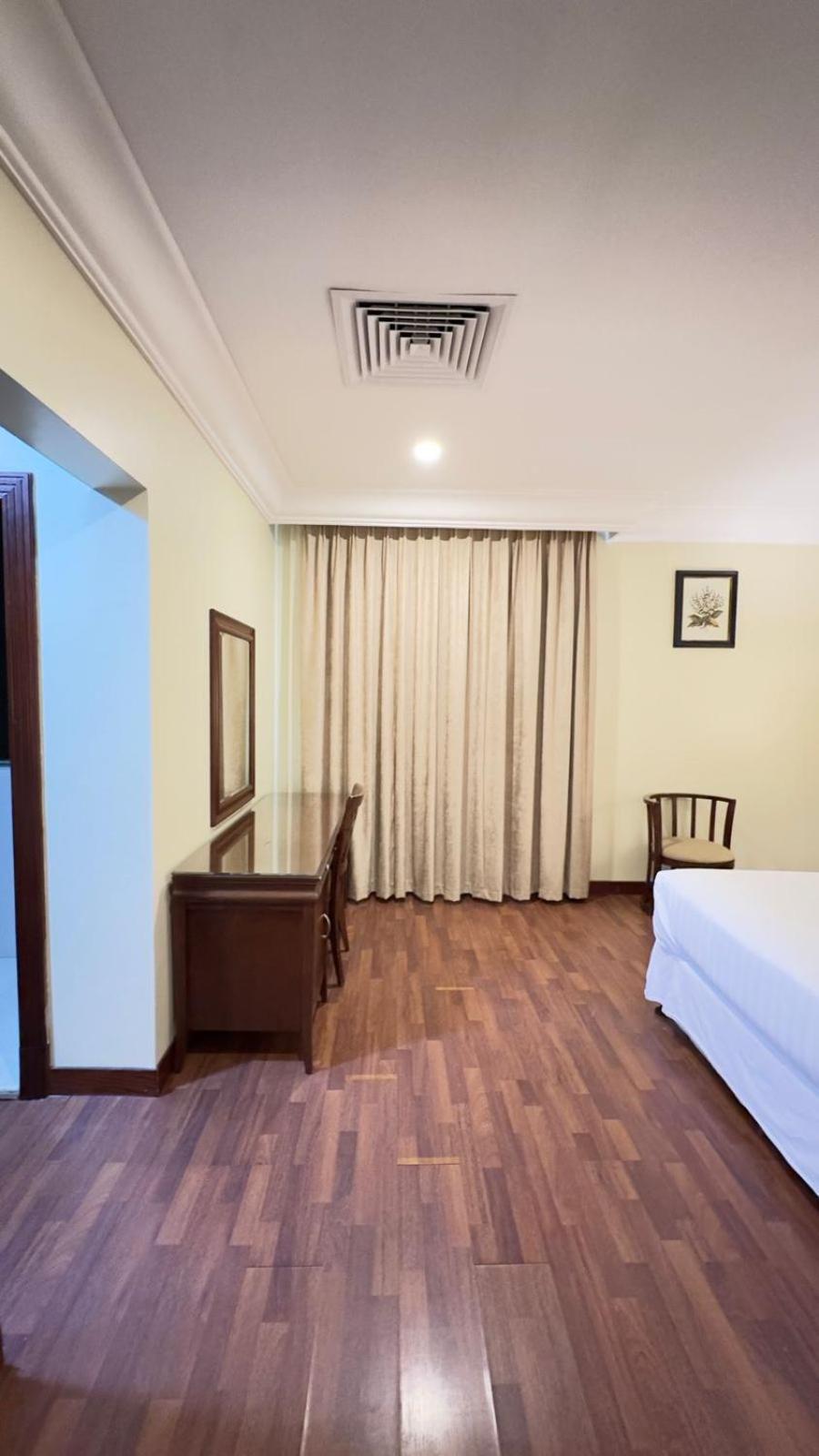 The Palace Suites Khobar Buitenkant foto