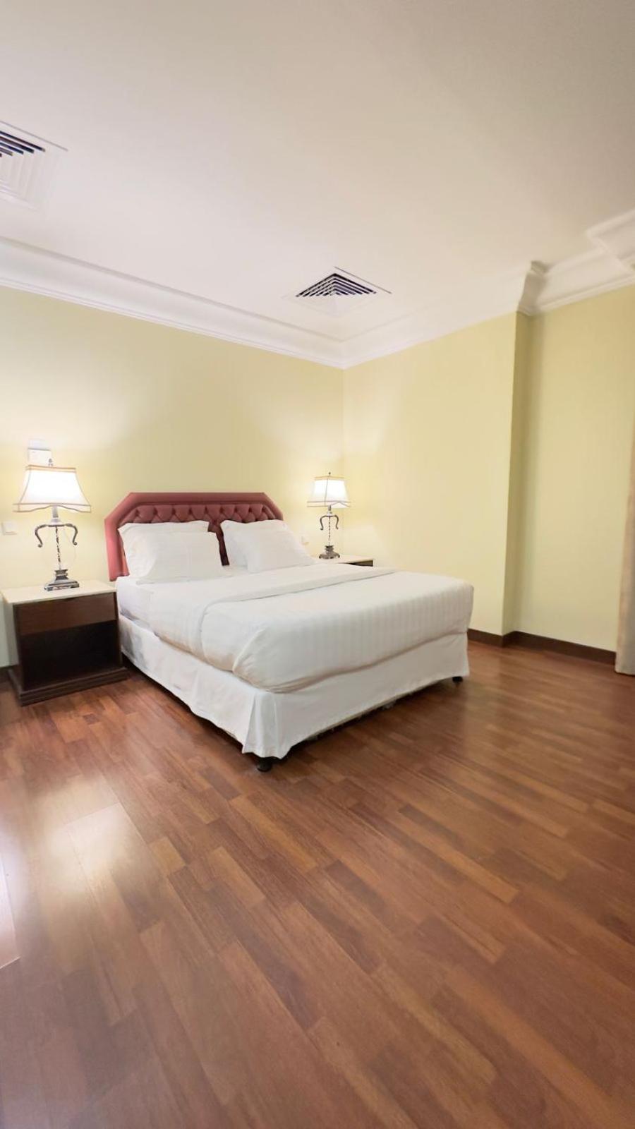 The Palace Suites Khobar Buitenkant foto