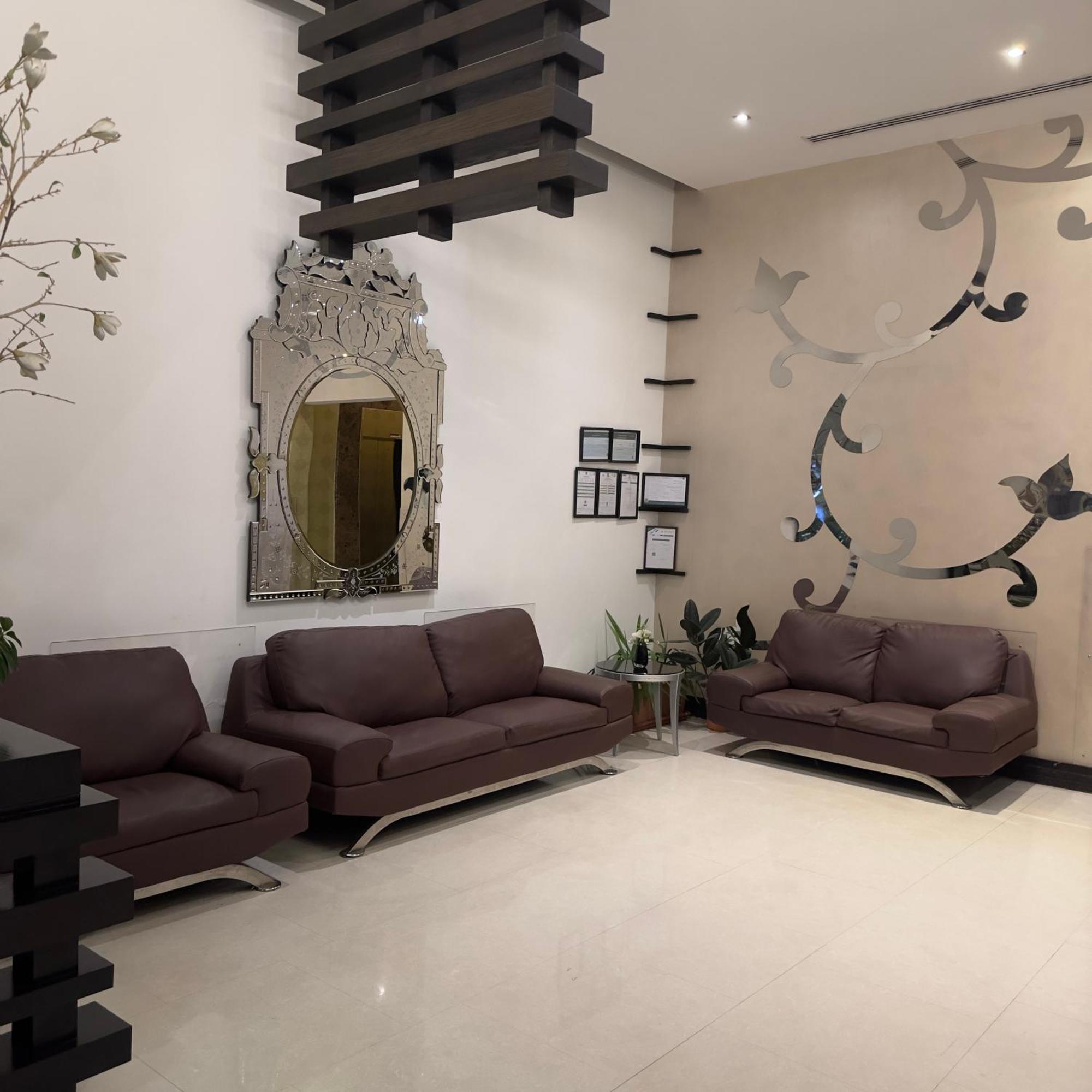 The Palace Suites Khobar Buitenkant foto