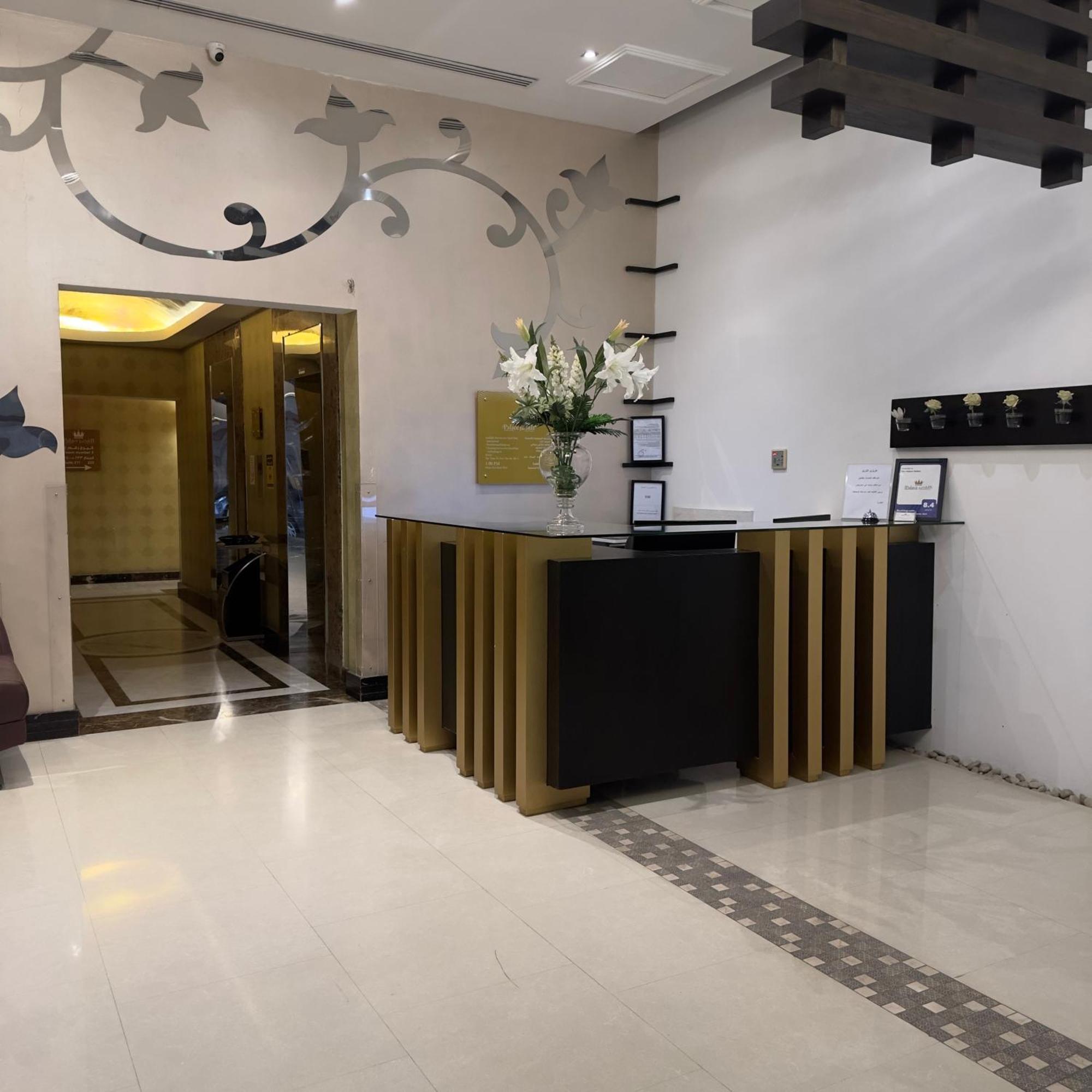 The Palace Suites Khobar Buitenkant foto